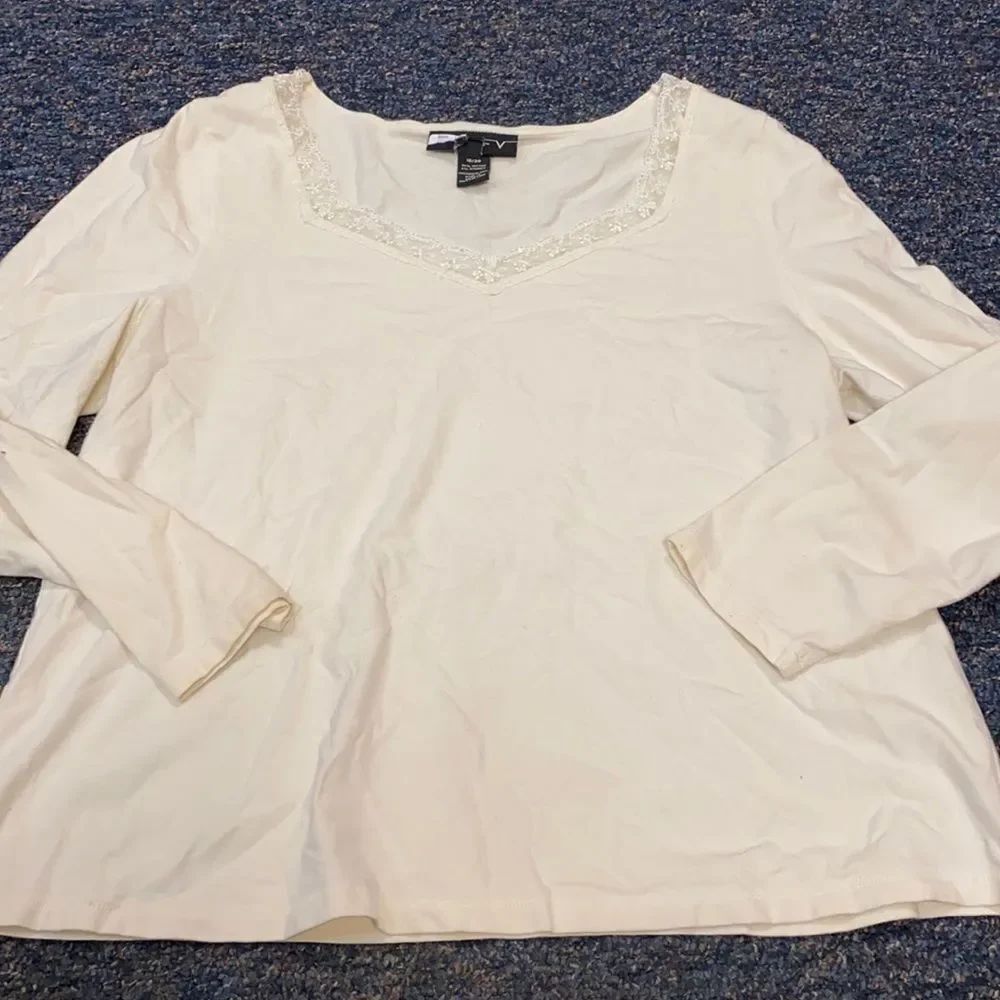 White beaded Top sz. 18/20